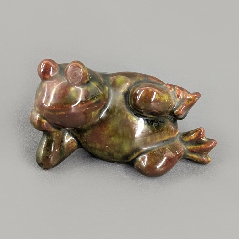 Vintage Reclining Frog Figurine Brown Green Drip Glaze Ceramic Pottery 3.5"
